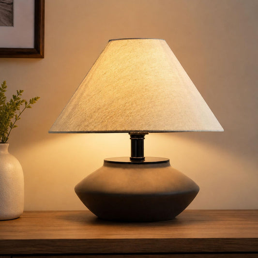 solenttrapshop Farmhouse Ceramic Table Lamp – Black Base, Linen Shade