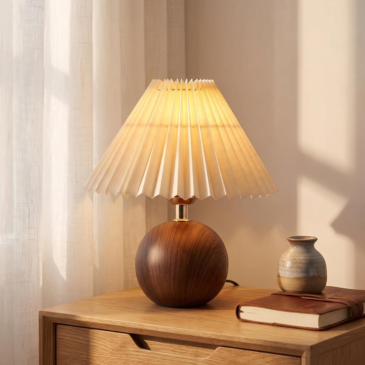 solenttrapshop Ceramic Globe Table Lamp – Walnut Base, Beige Shade